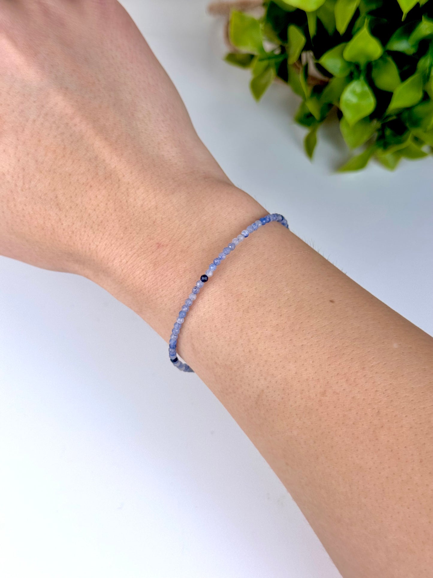 Pulseira Quartzo Azul- Limpeza da Alma; Harmonia; Boa Comunicação;